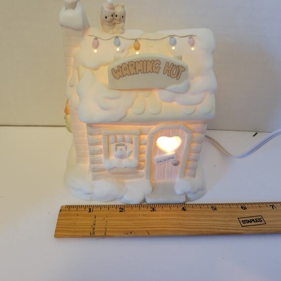Precious Moments Sugar Town Lighted Warming Hut Figurine Enesco 1996 - Picture 3 of 16